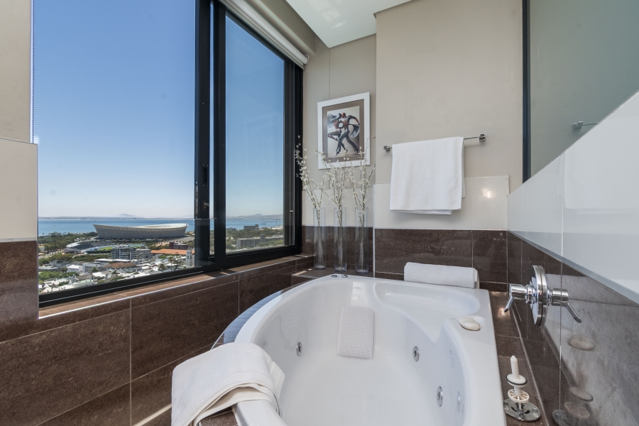 To Let 3 Bedroom Property for Rent in Green Point Western Cape